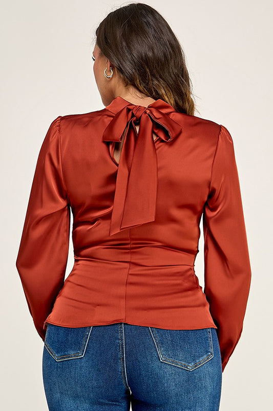 Top Cuello Alto con Abertura y Cuentas Doradas - Café
