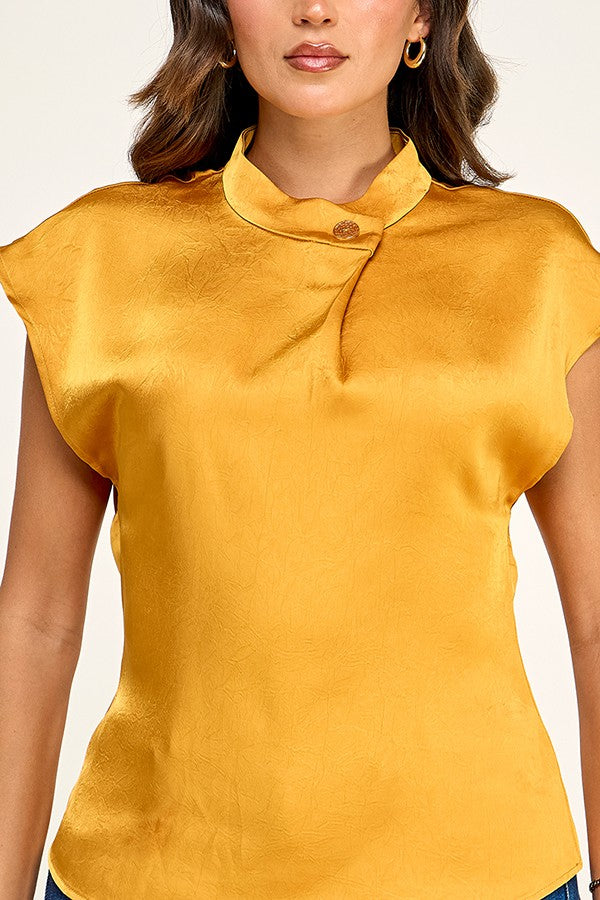 Top Manga Corta con Detalle en Cuello - Mostaza
