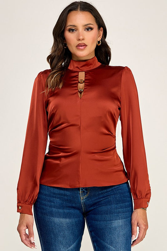 Top Cuello Alto con Abertura y Cuentas Doradas - Café