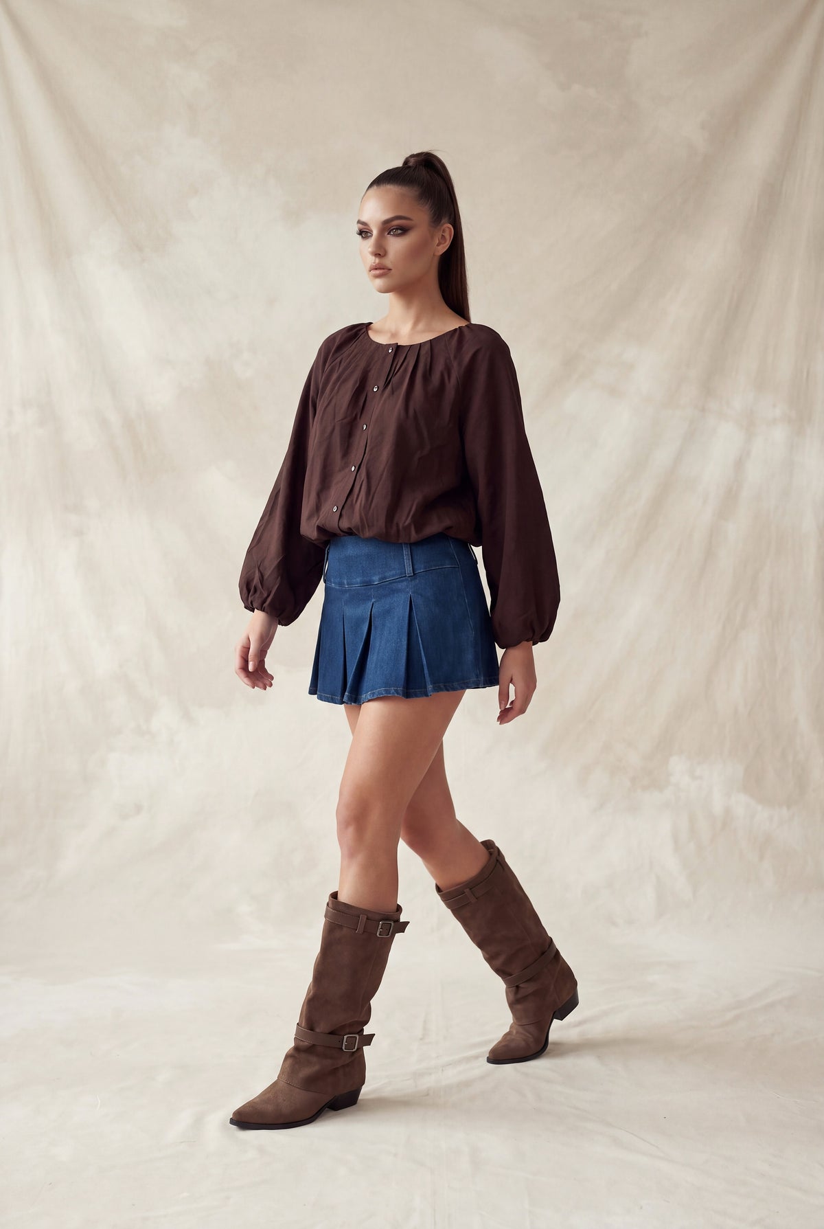 Blusa Fluida con Mangas Abullonadas - Café
